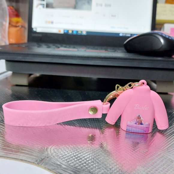 Barbie Nice Outfit Keychain or Handbag Charm Accessory 2 Colors to Choose - Picture 6 of 10